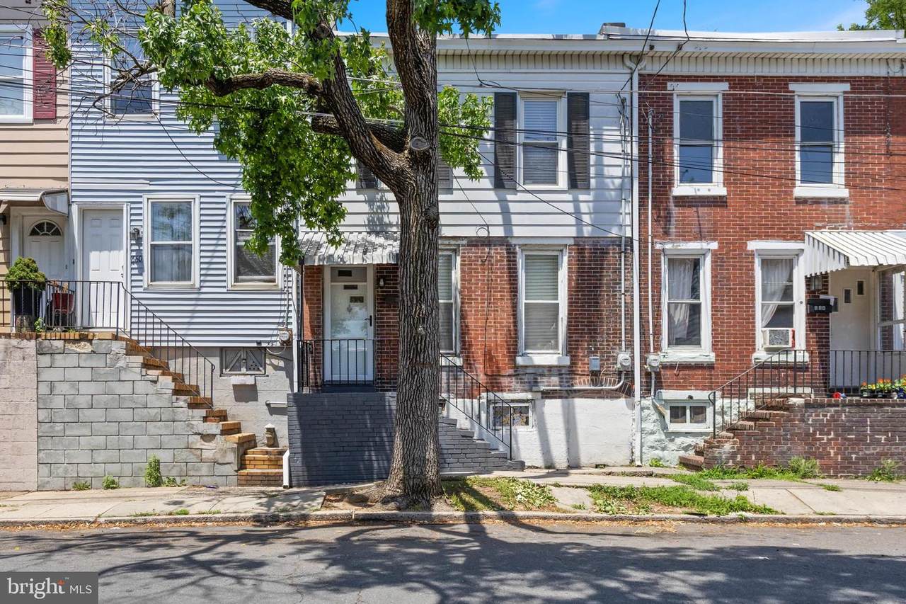 662 Pennsylvania Avenue - Photo 1