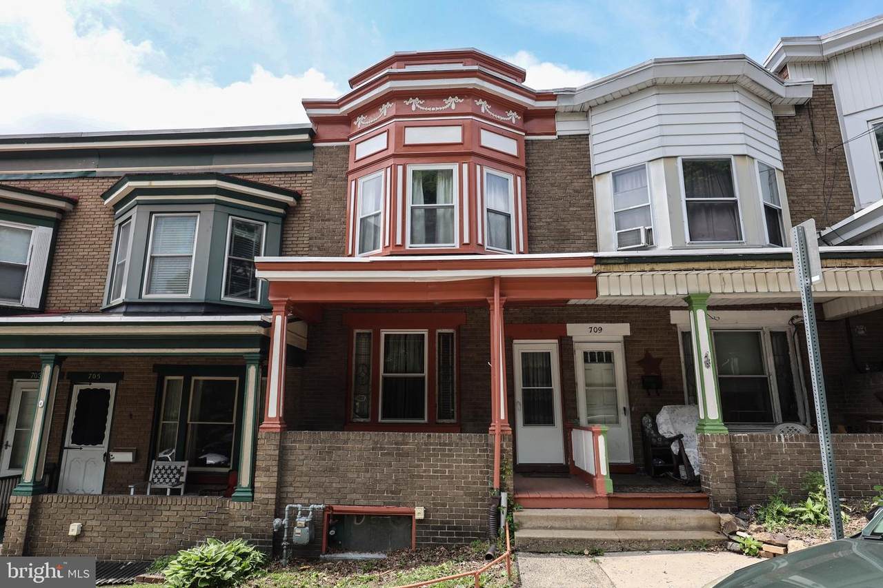 707 Centre Street - Photo 1