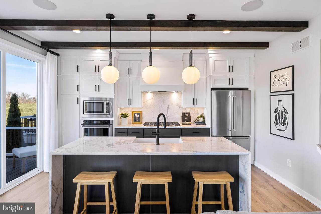 608 Kemlyn Road - Photo 1