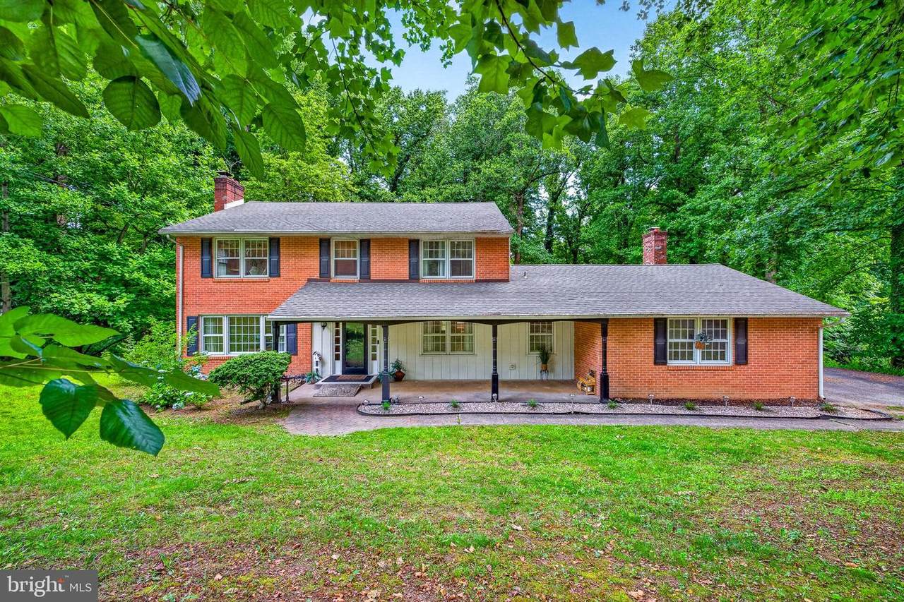 715 Ambleside Drive - Photo 1