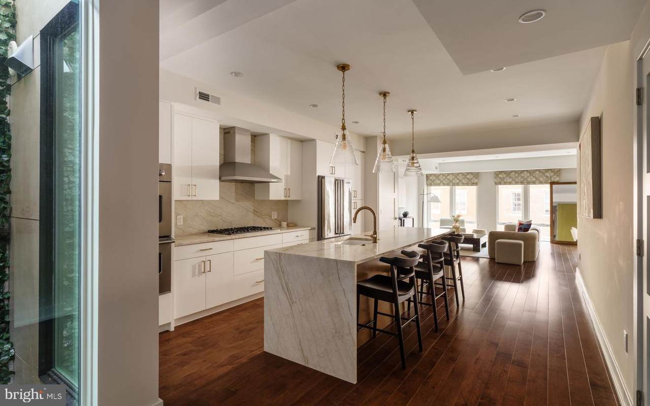 262 16TH Street - Photo 1