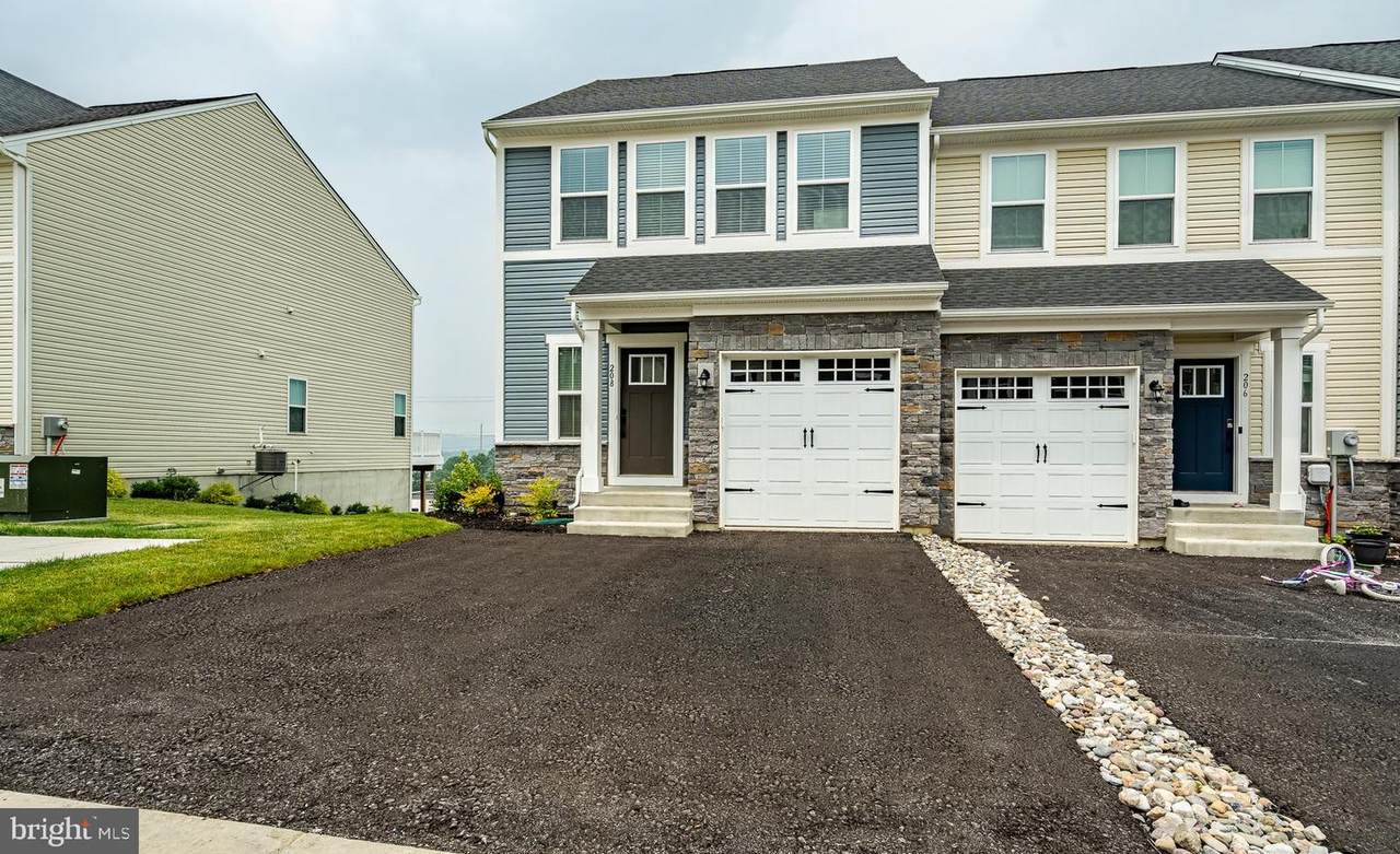 208 Chase Drive - Photo 1