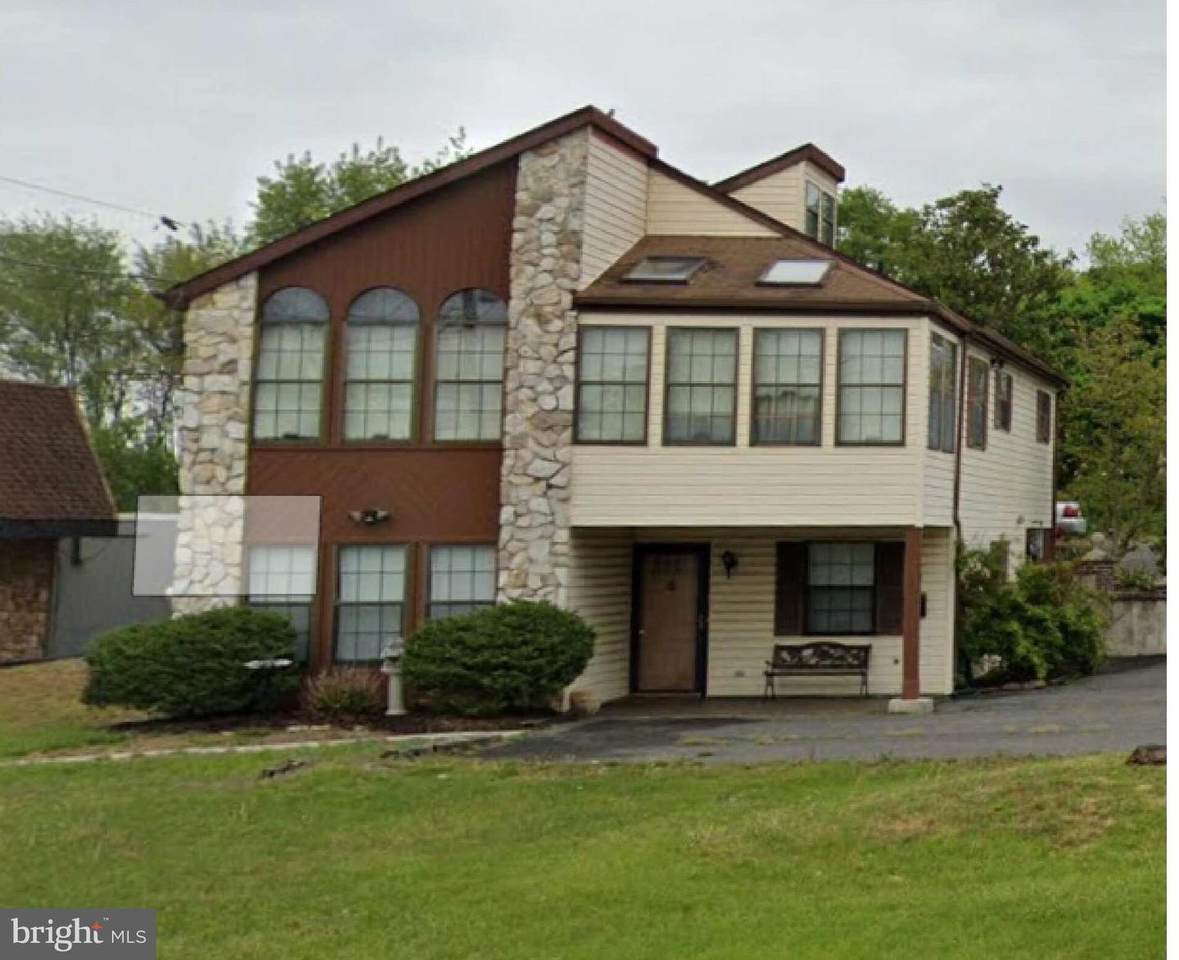 1014 Mantua Pike - Photo 1