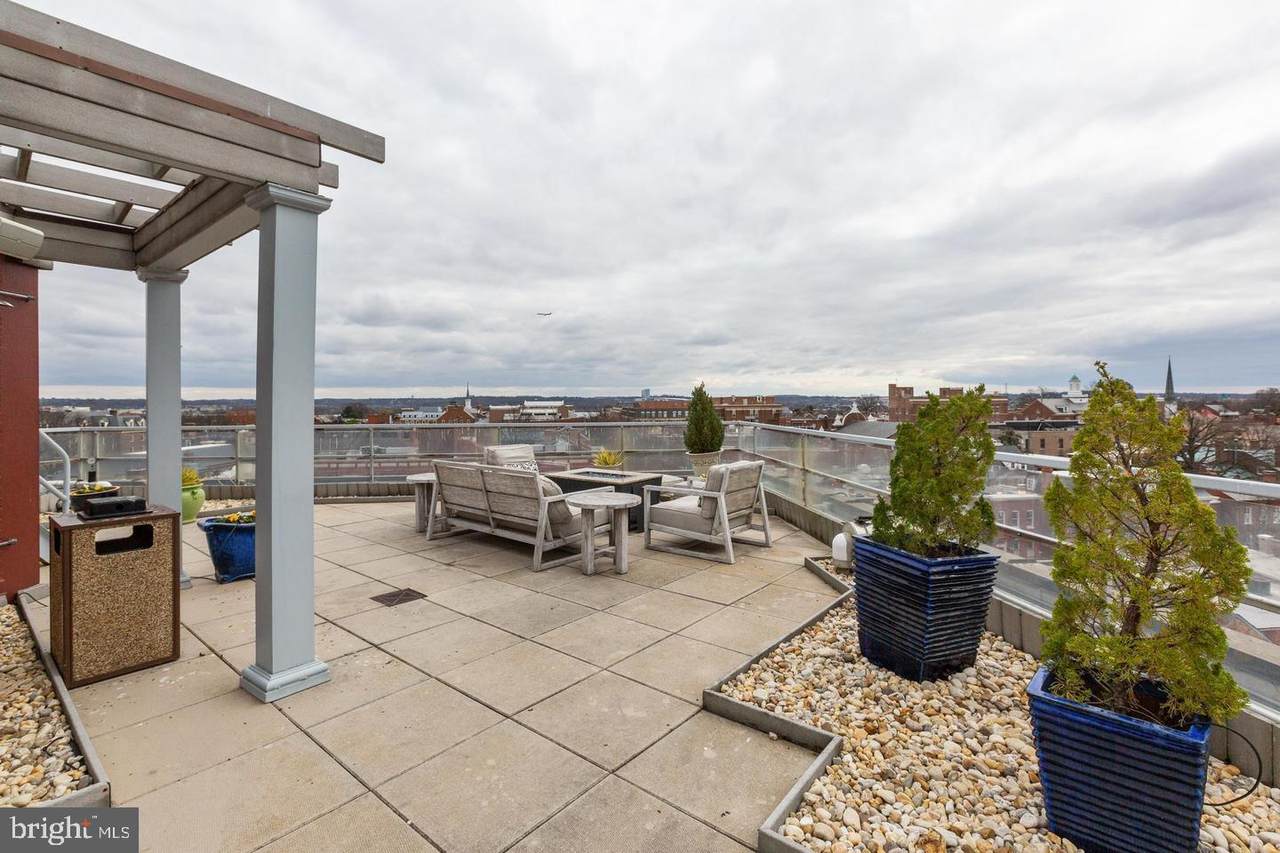 815 King Street - Photo 1