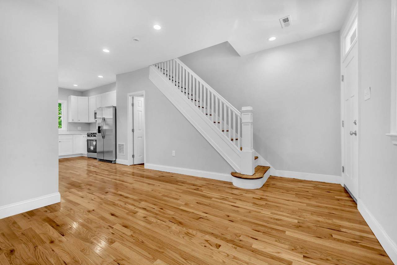 1602 Carswell Street - Photo 1