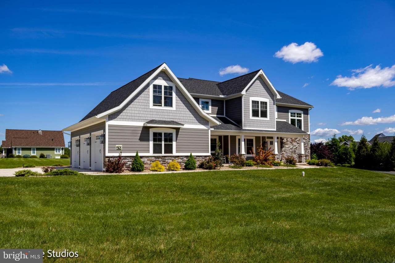 210 Windsor Way - Photo 1