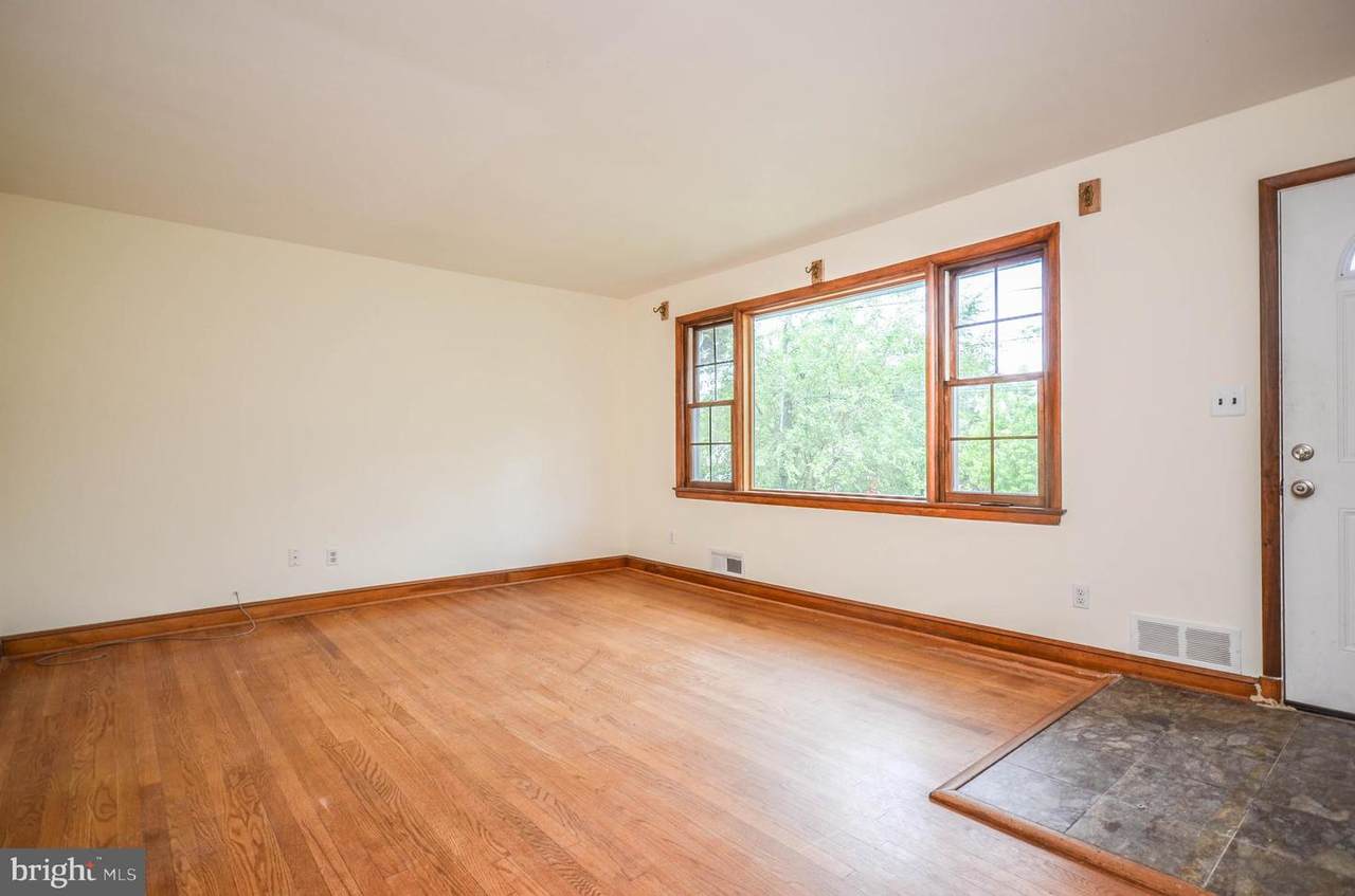 2034 Glen Ross Road - Photo 1