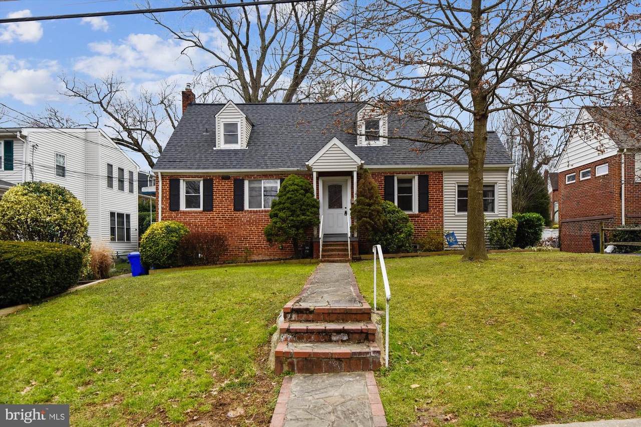 210 Hamilton Avenue - Photo 1