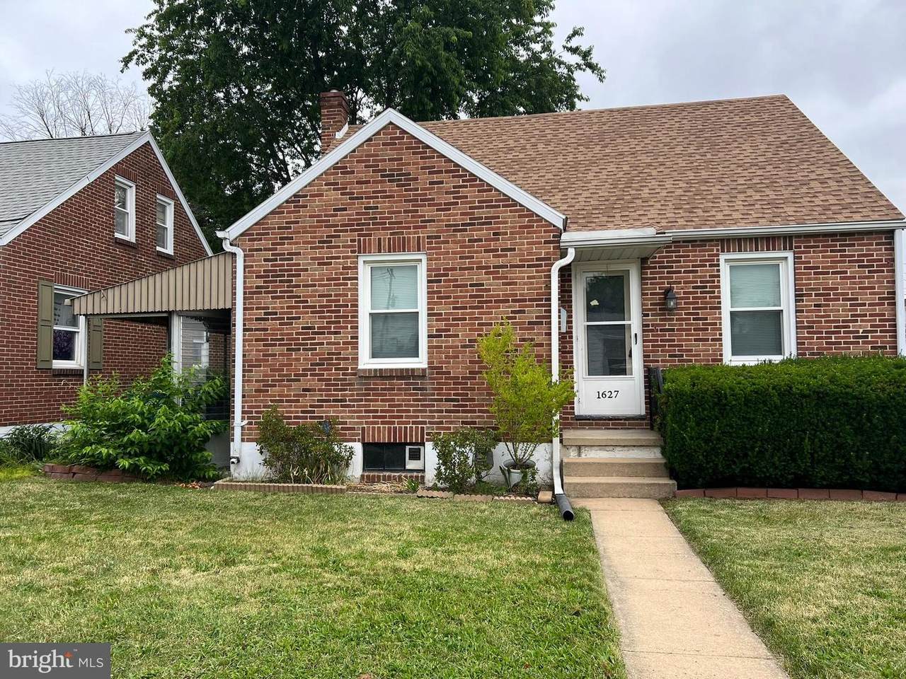 1627 Filbert Street - Photo 1