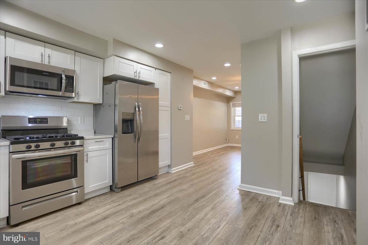 1207 Anglesea Street - Photo 1