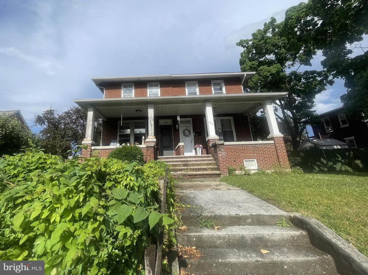 633 29TH Street - Photo 1