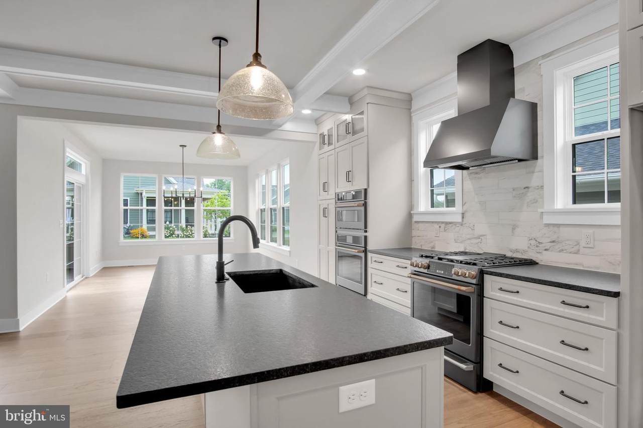 https://bt-photos.global.ssl.fastly.net/brightmls/1280_boomver_1_805043195496-2.jpg