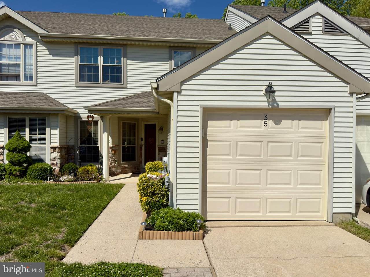 35 Fox Meadow Drive - Photo 1