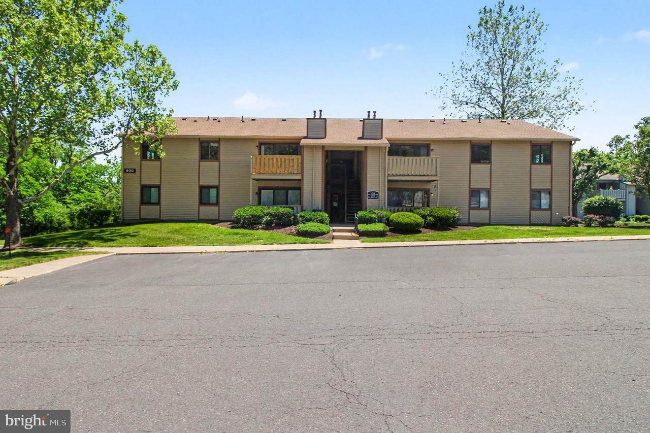 902 Dogwood Court - Photo 1