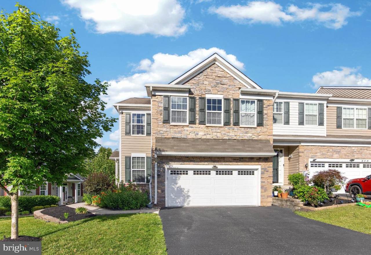 271 Fairfield Circle - Photo 1