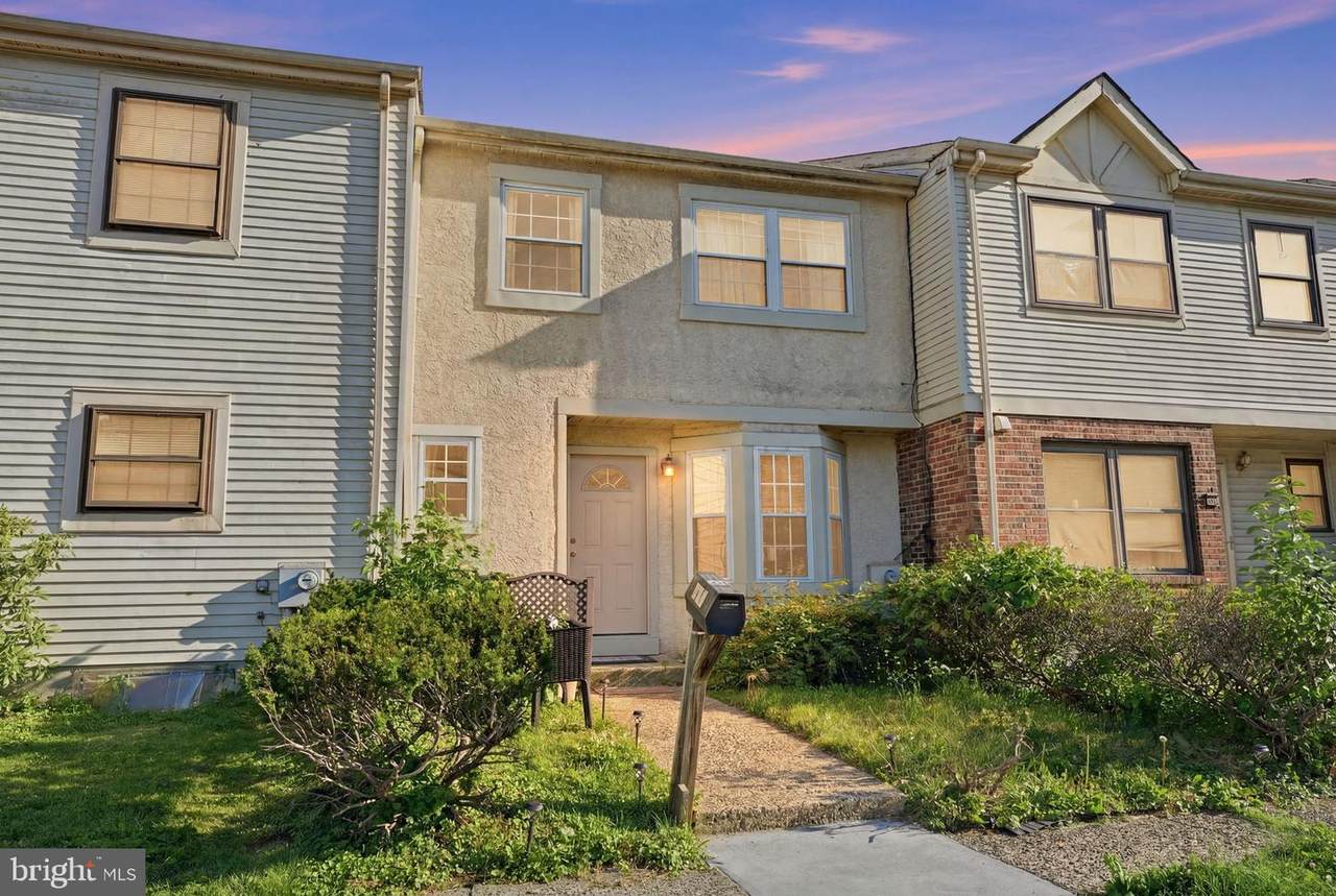 272 Hudson Court - Photo 1