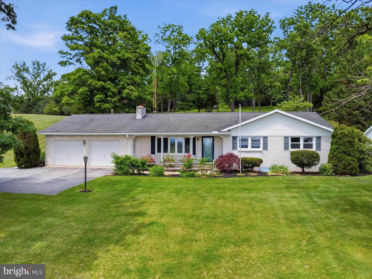 11141 Lincoln Way - Photo 1