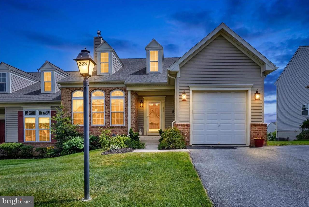 223 Fairmount Court - Photo 1