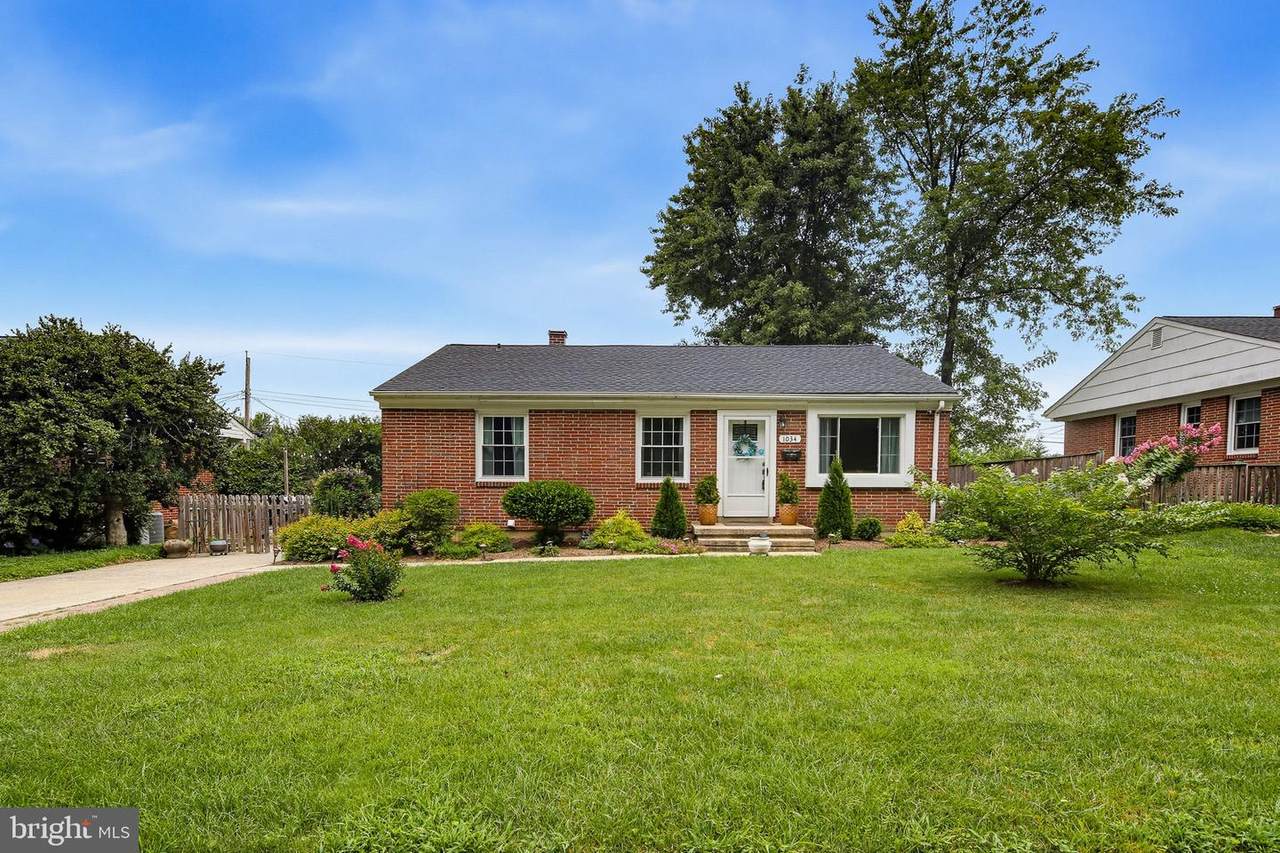 1034 Donington Circle - Photo 1
