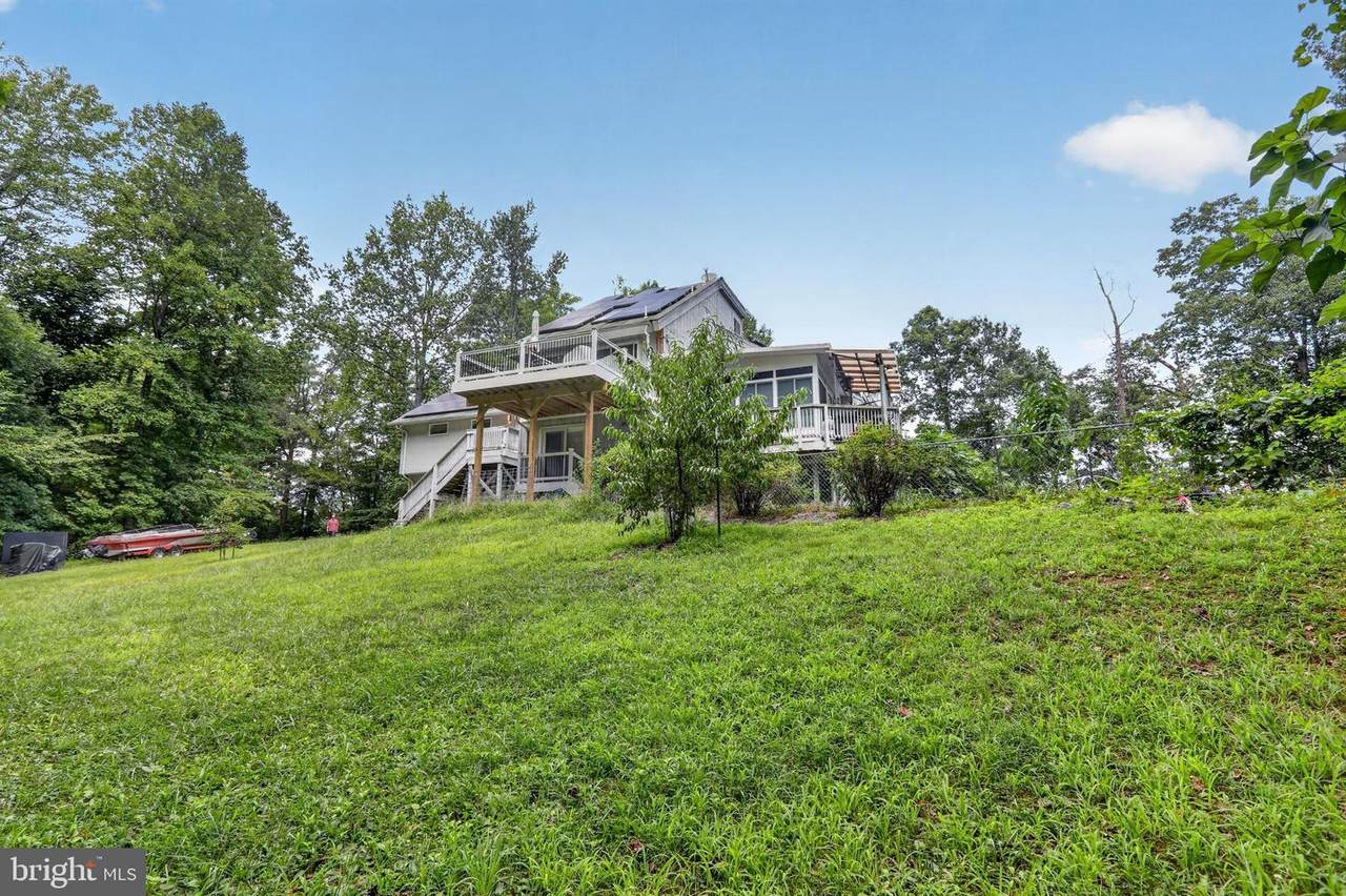 https://bt-photos.global.ssl.fastly.net/brightmls/1280_boomver_1_805047864132-2.jpg