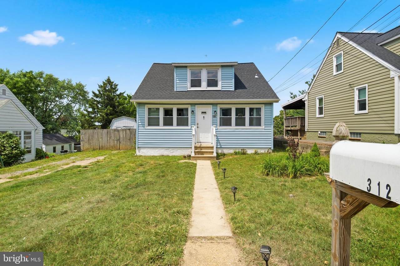 312 Orchard Avenue - Photo 1