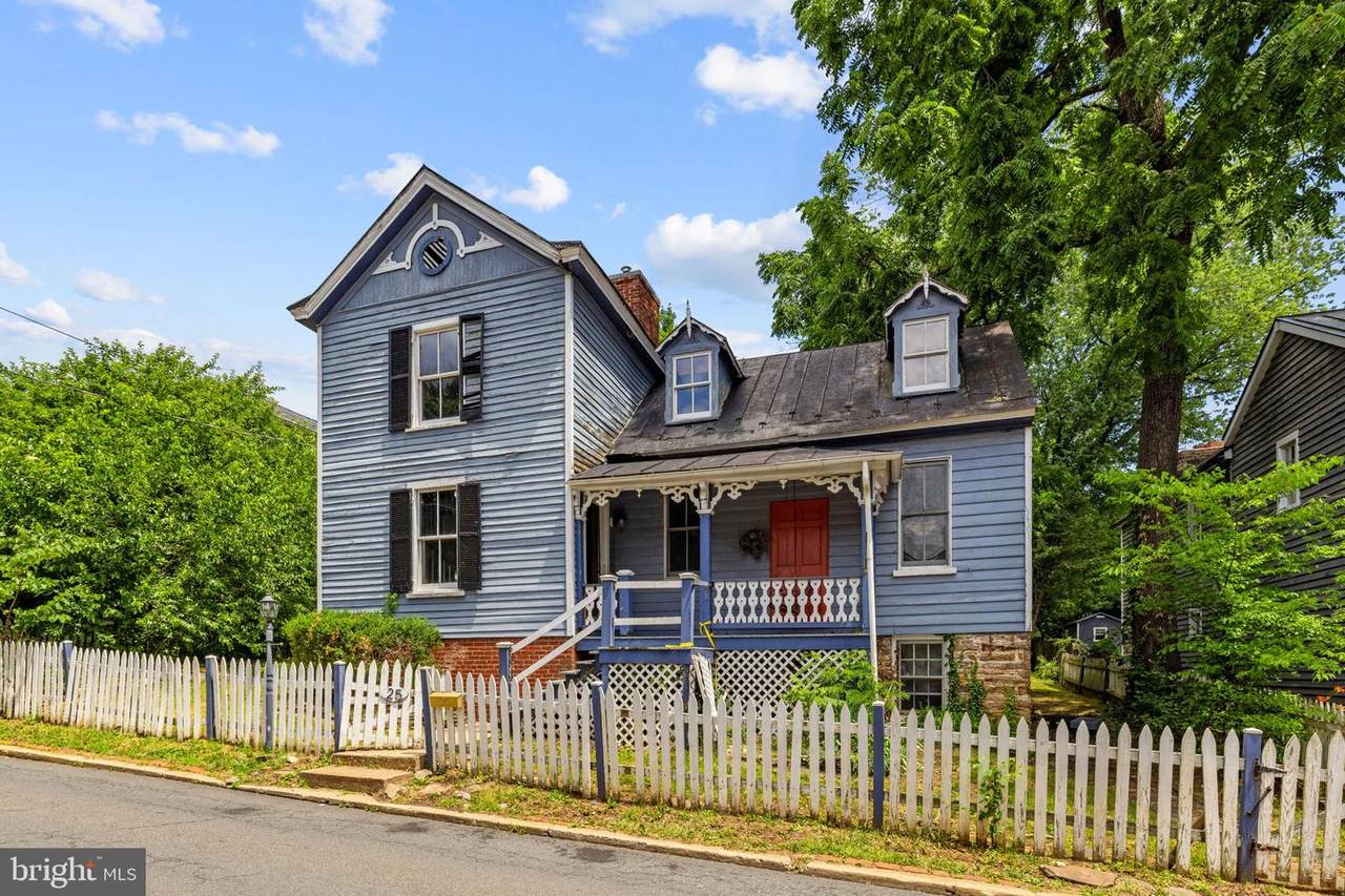25 6TH Street - Photo 1