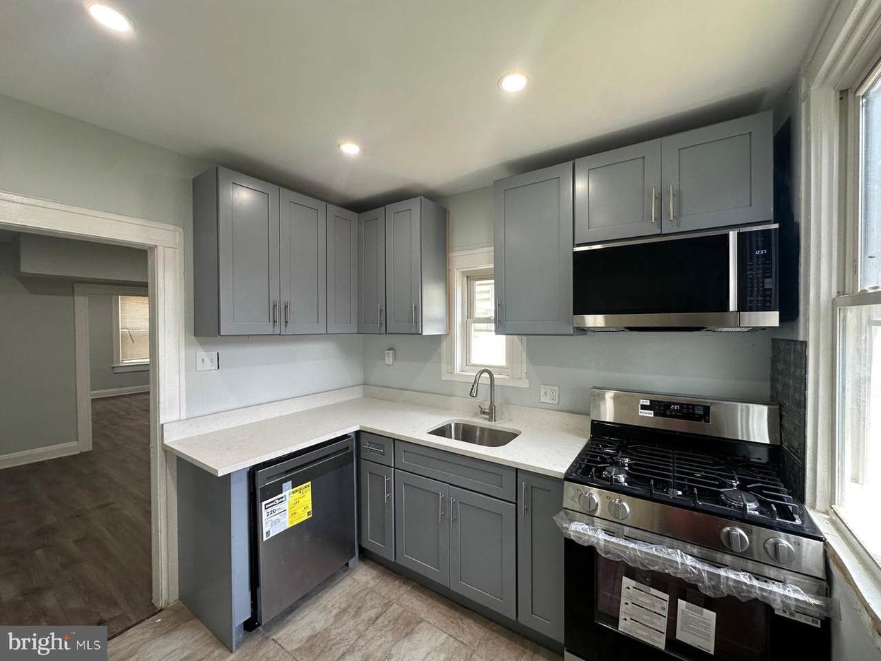 3045 Mathews Street - Photo 1