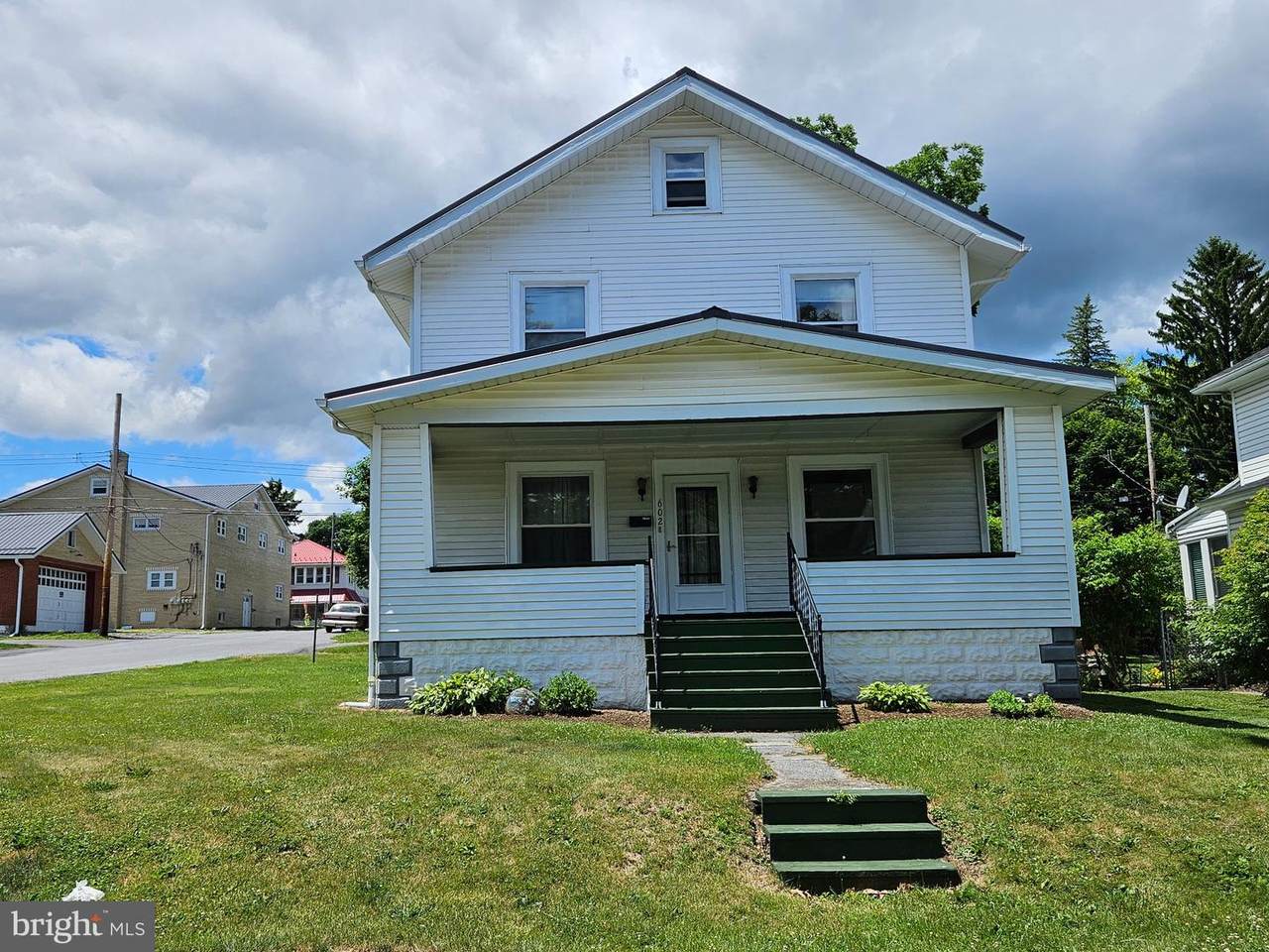 602 Grant Avenue - Photo 1