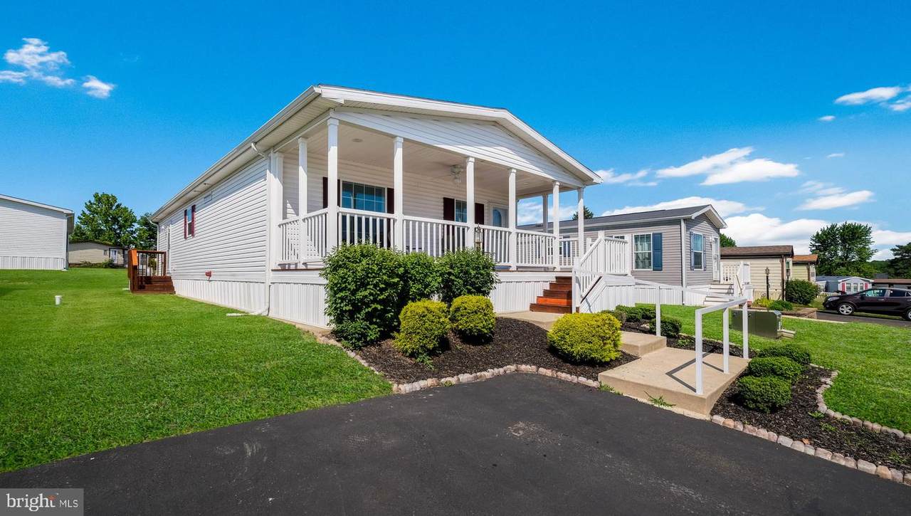 299 Meadow Ct - Photo 1