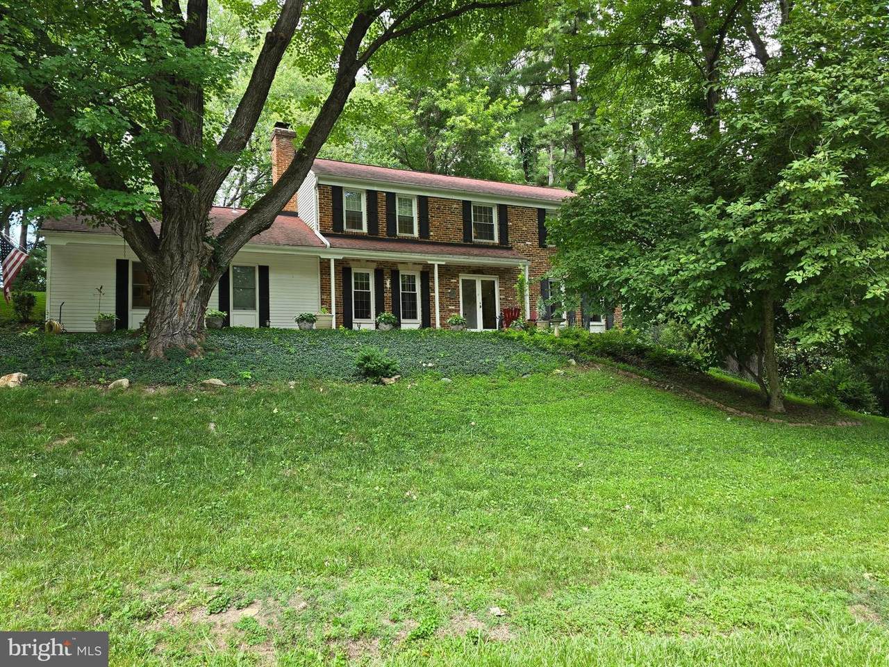 16601 Briardale Road - Photo 1
