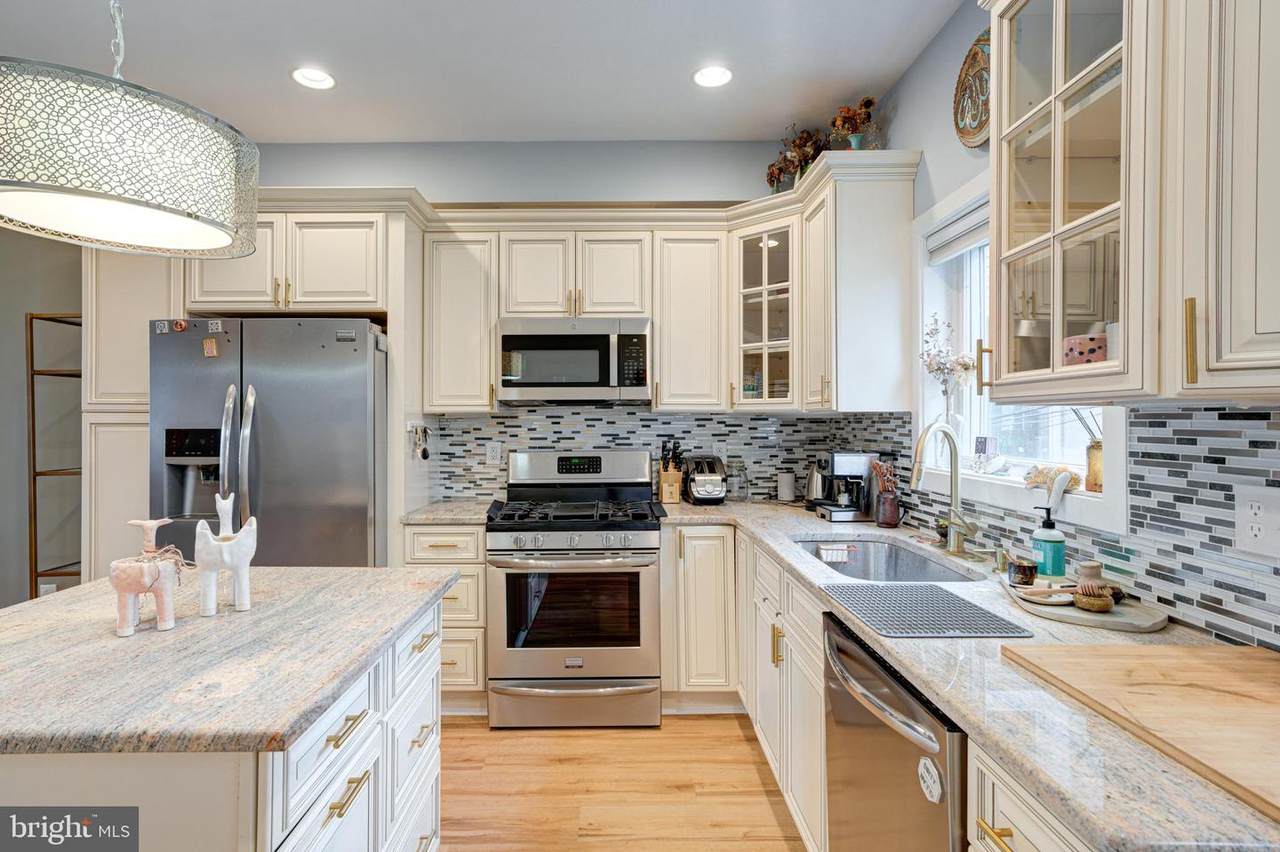 1509 Dorrance Street - Photo 1