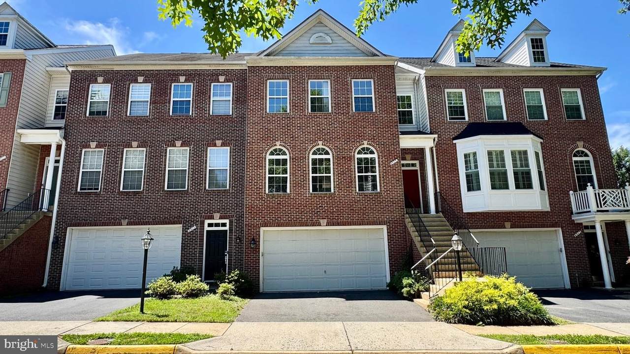 8915 Royal Hannah Lane - Photo 1