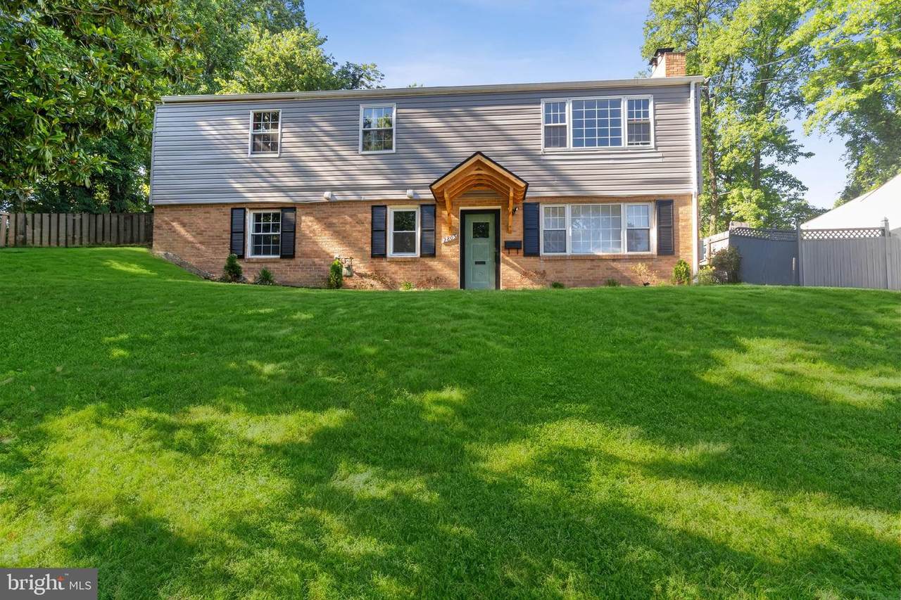 2805 Hillcrest Parkway - Photo 1