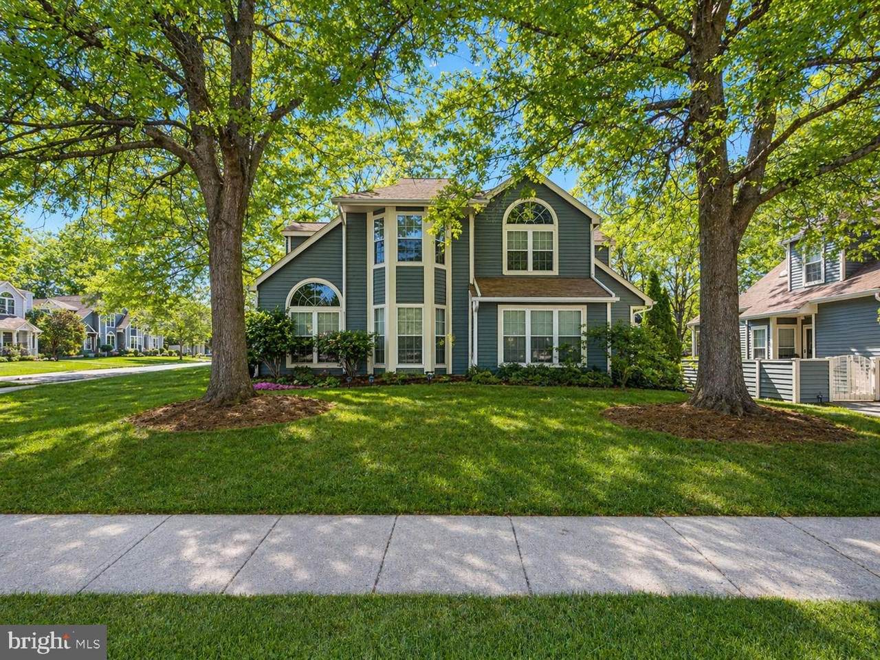 982 Yachtsman Way - Photo 1