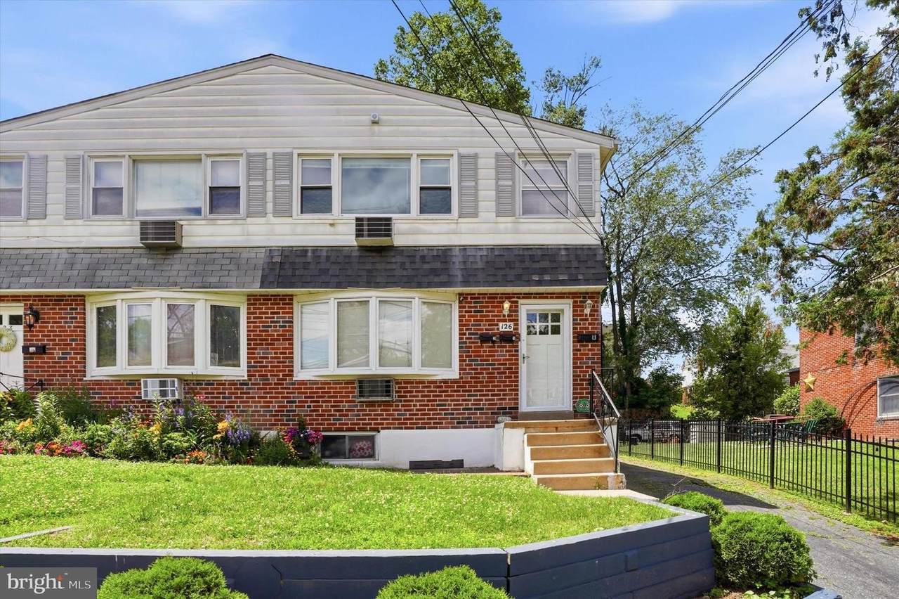 126 4TH Avenue - Photo 1