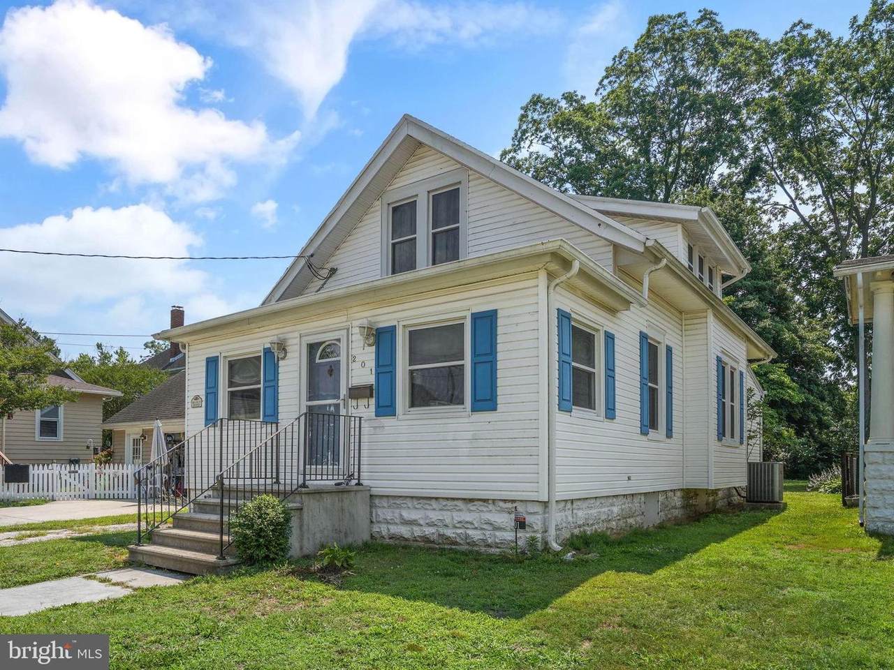 201 6TH Street - Photo 1