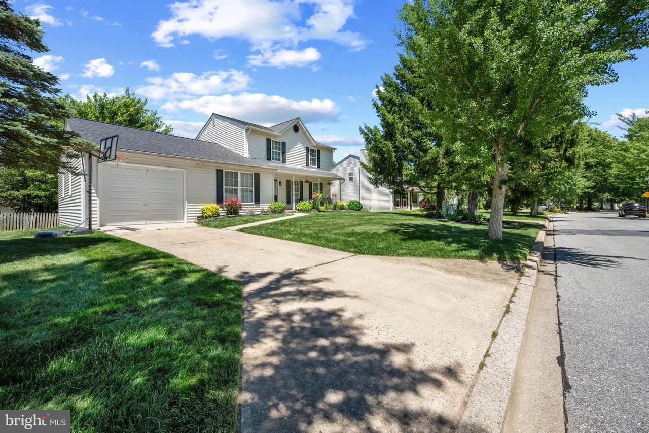 718 Spotters Court - Photo 1