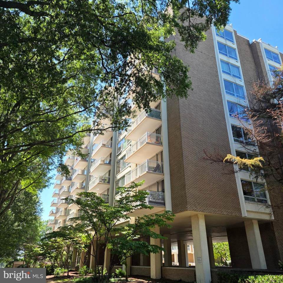 1435 4TH Street - Photo 1