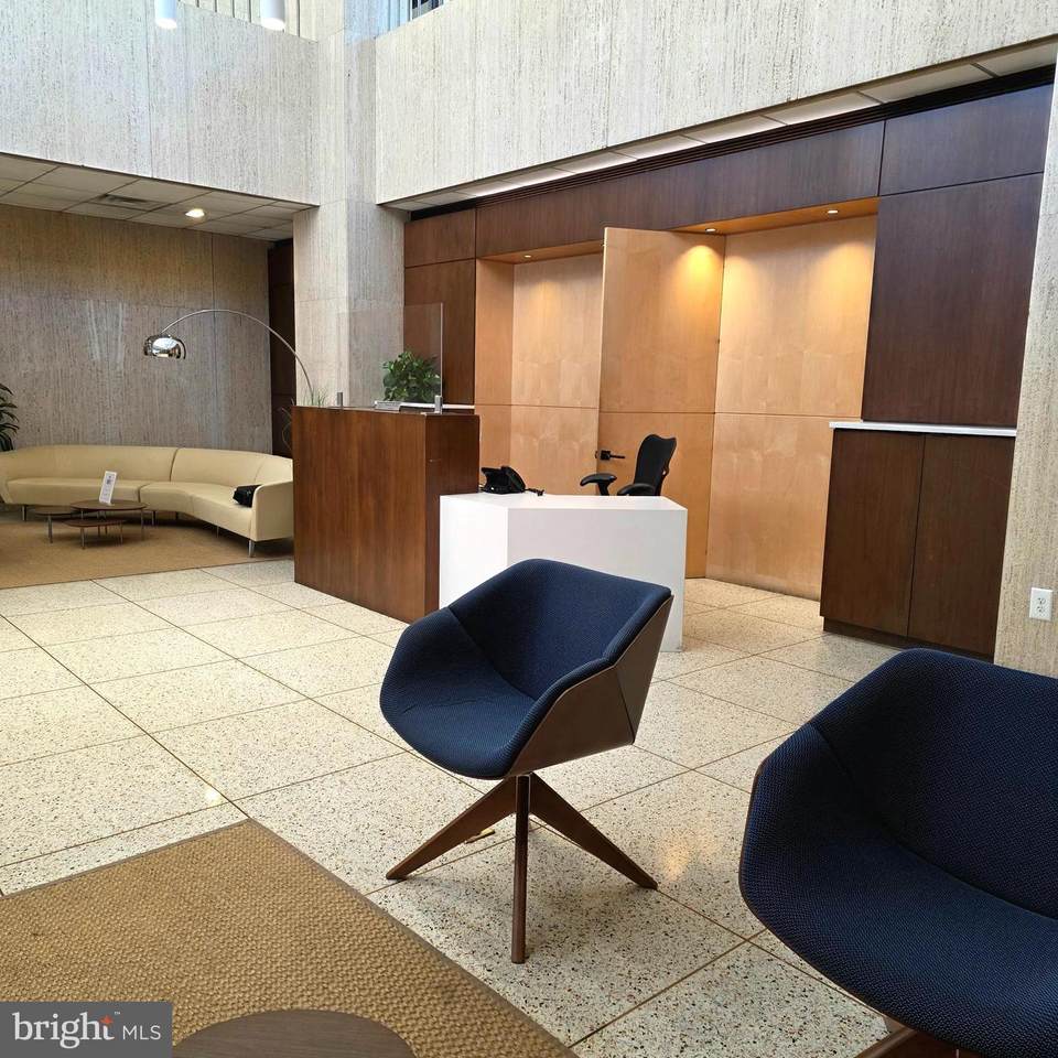 https://bt-photos.global.ssl.fastly.net/brightmls/1280_boomver_1_805056968994-2.jpg