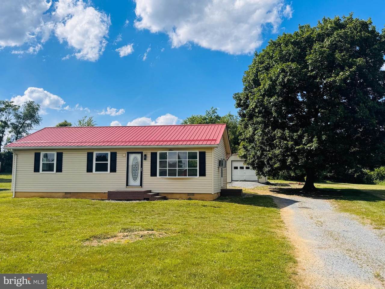 211 Fair Ln - Photo 1
