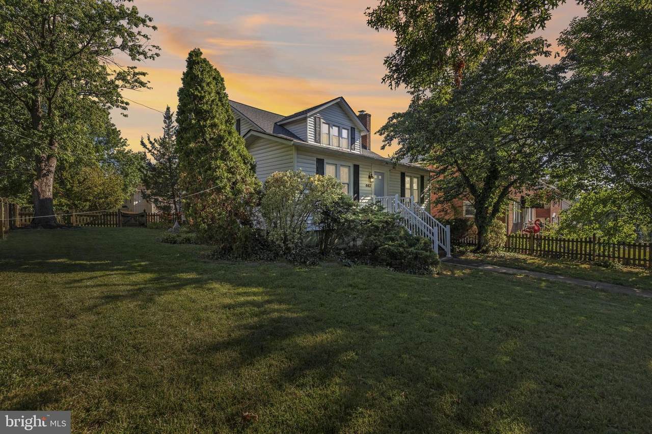 4413 Maple Avenue - Photo 1
