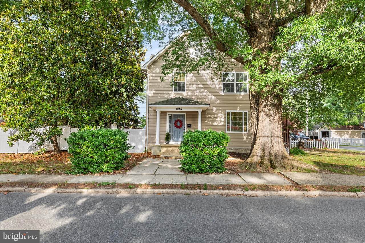 225 2ND Street - Photo 1