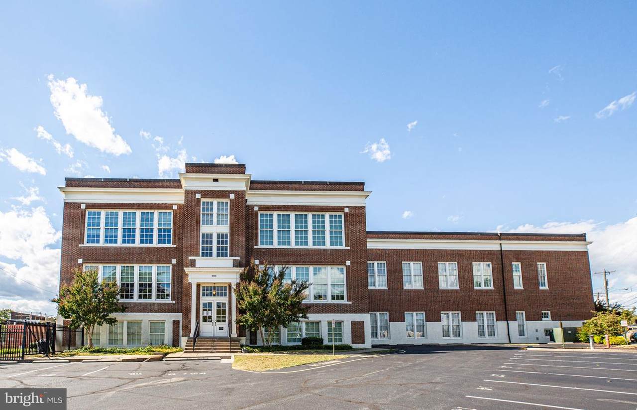 900 Barton Street - Photo 1