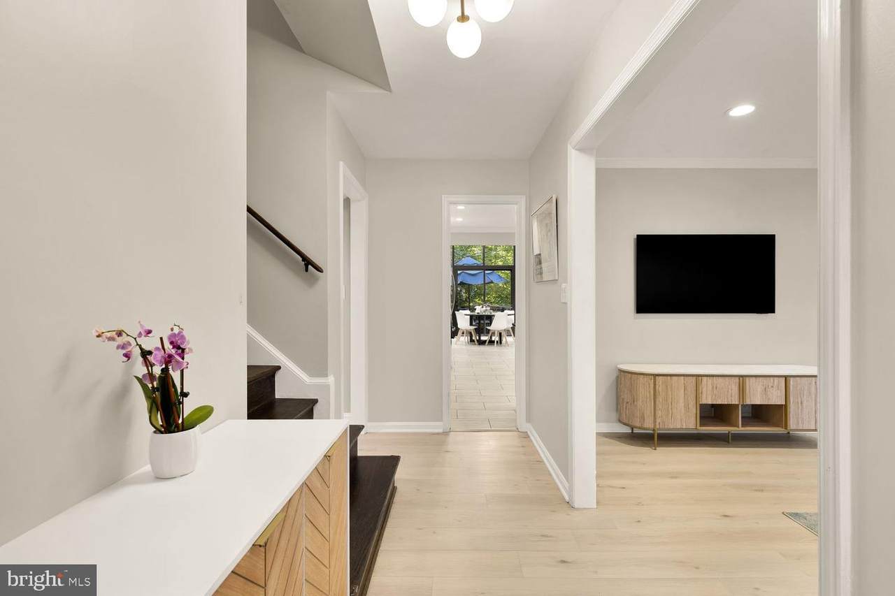 https://bt-photos.global.ssl.fastly.net/brightmls/orig_boomver_1_805060523572-2.jpg