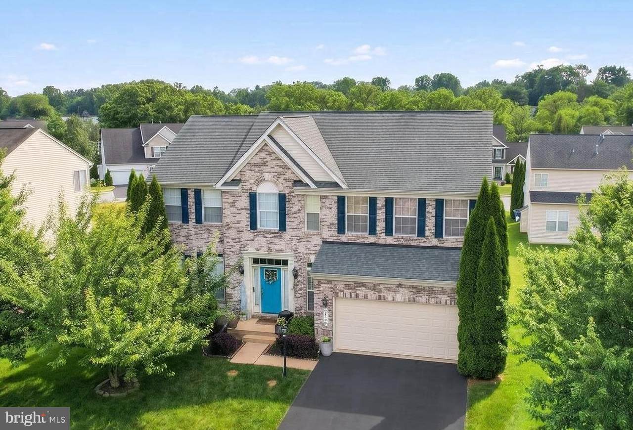 2520 Village Road - Photo 1