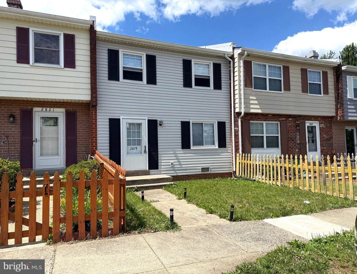 2819 Banks Court - Photo 1
