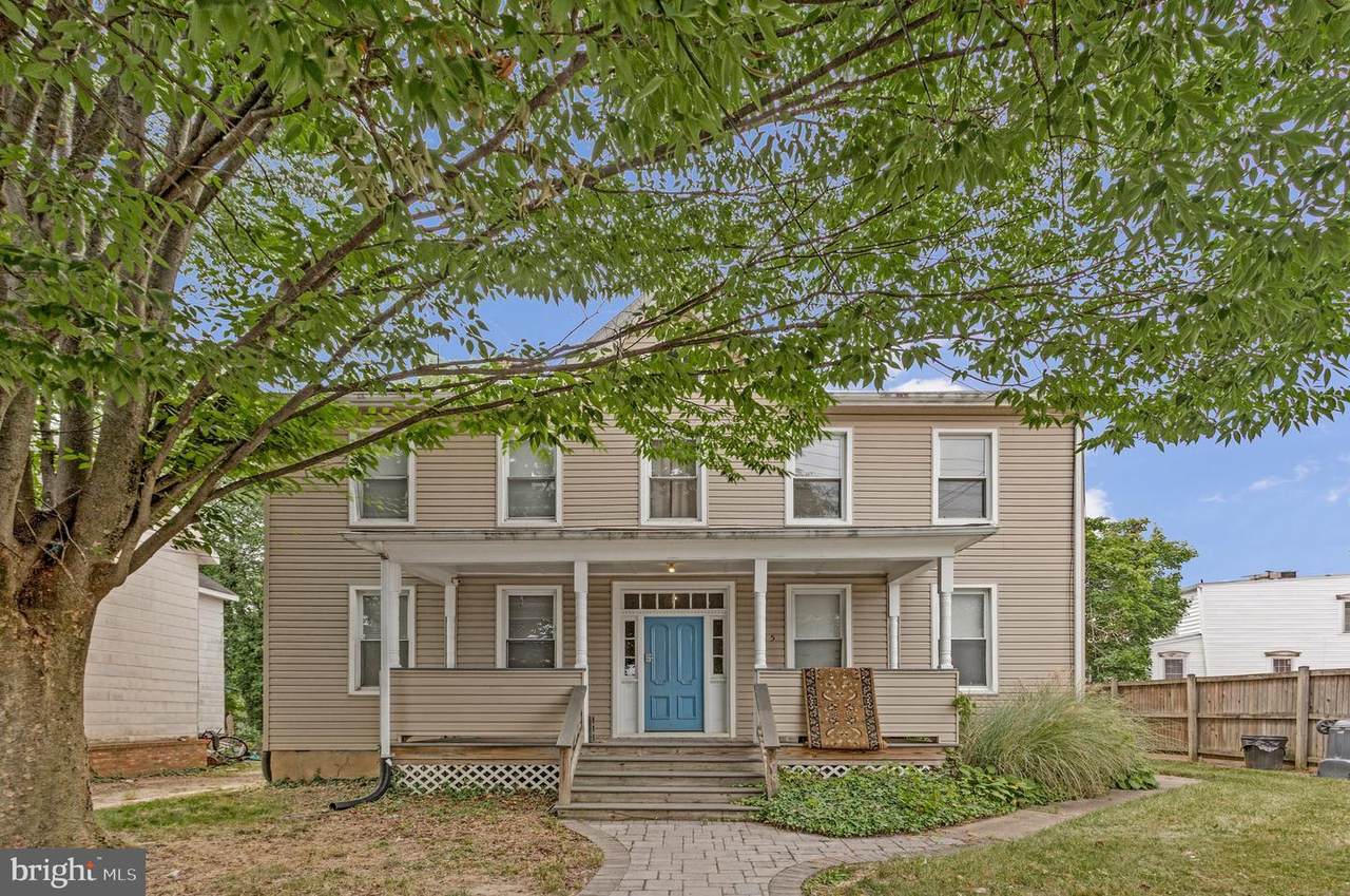 305 9TH Street - Photo 1
