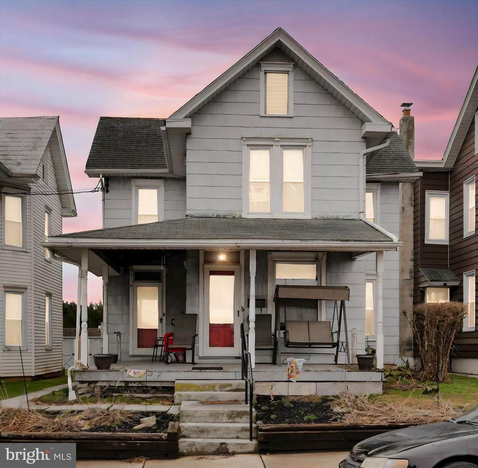 28 Roberts Avenue - Photo 1