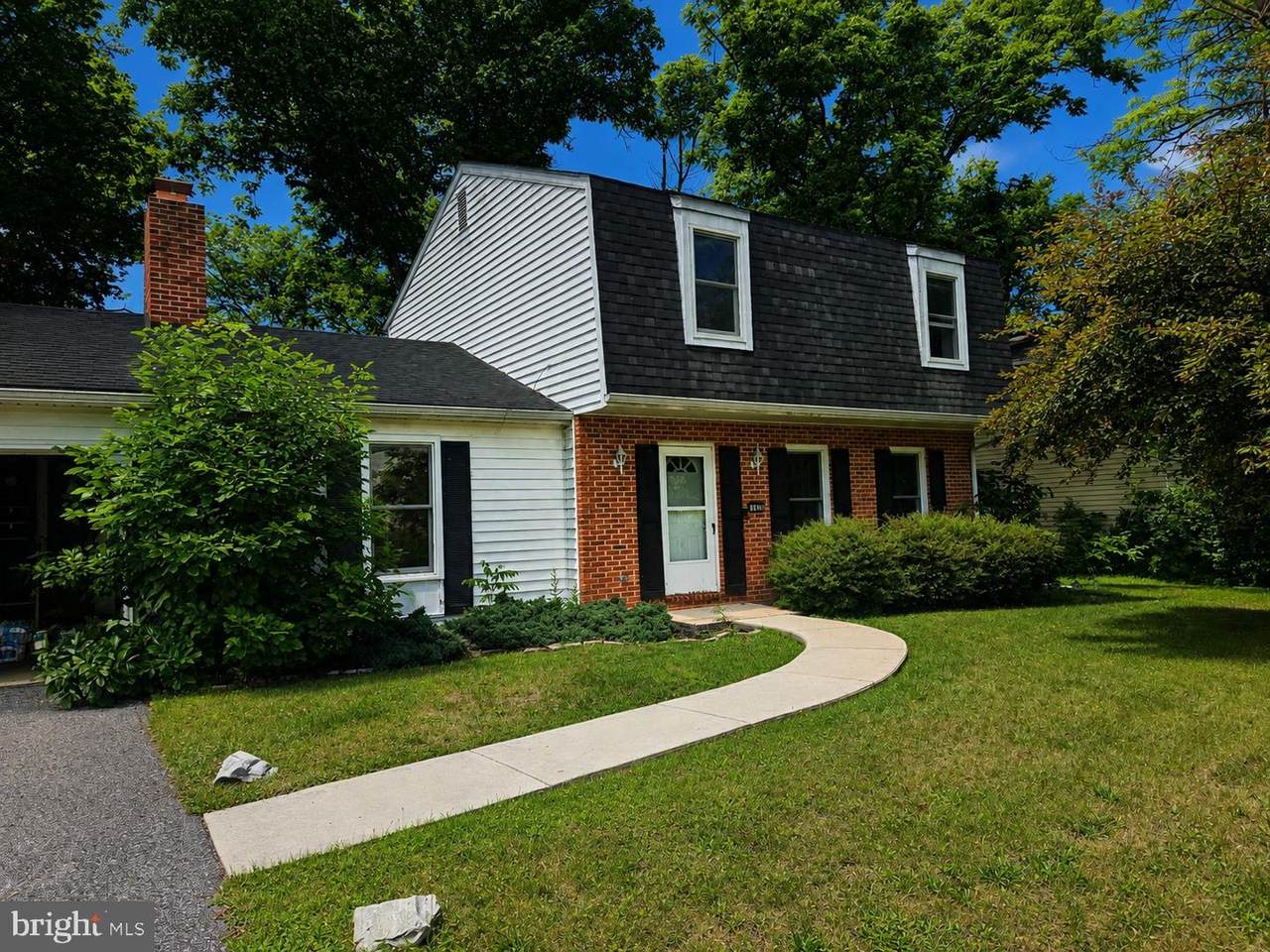 1886 Mary Lane - Photo 1