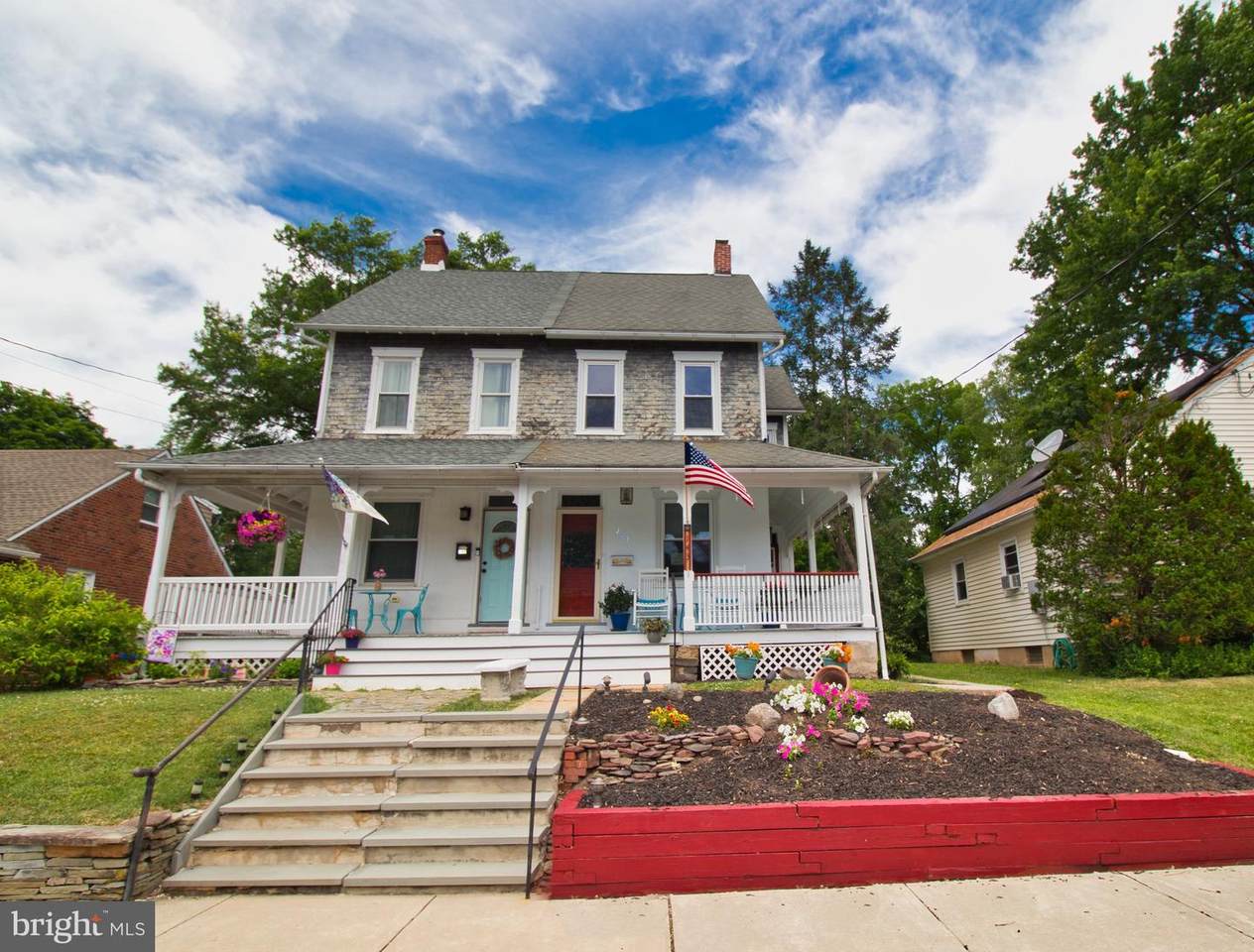 143 Green Street - Photo 1